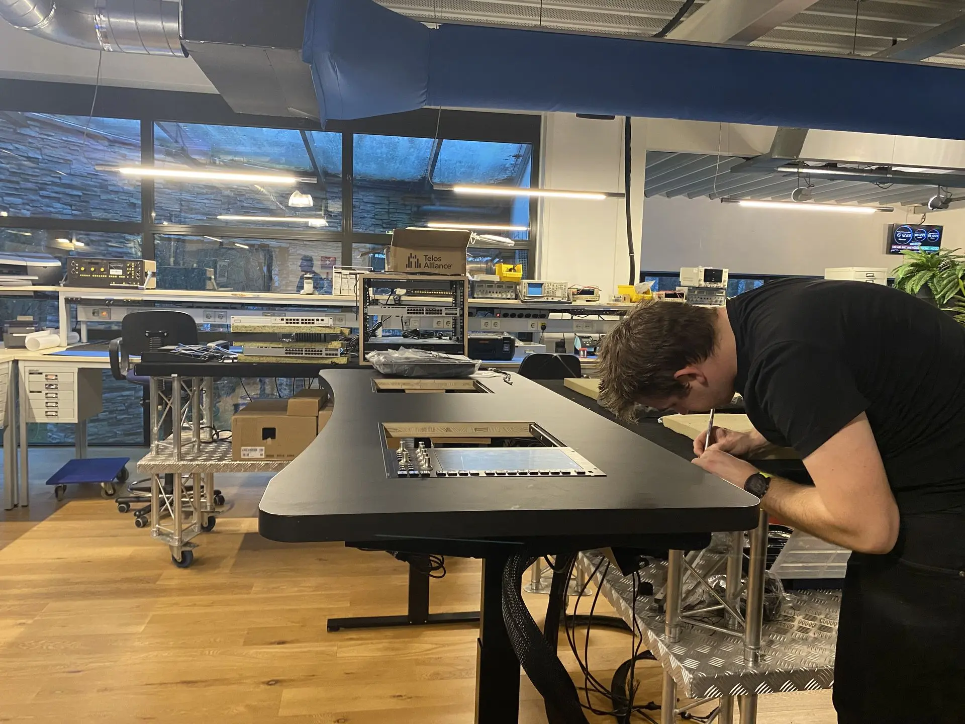 Meubel voorbereiding Triple Audio Werkplaats