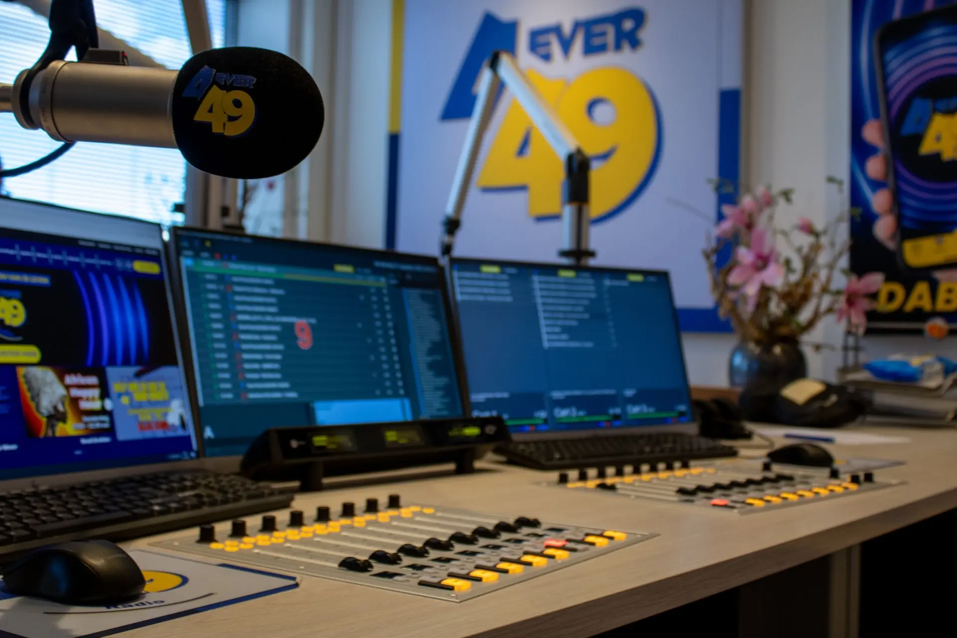 Radiostudio radio 4EVER49